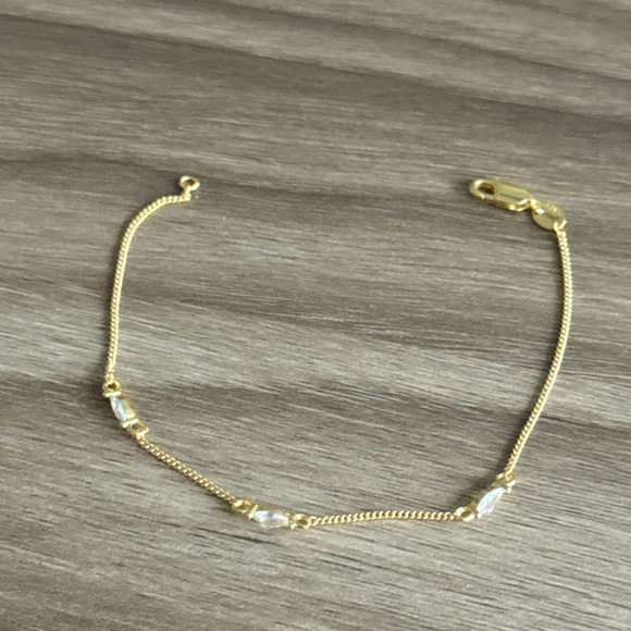 Silver Dainty Diamond bracelet Q680 - Picture 3 of 7